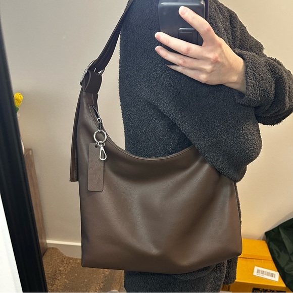 BAGGU Recycled Leather Shoulder Bag - Picture 8 of 9